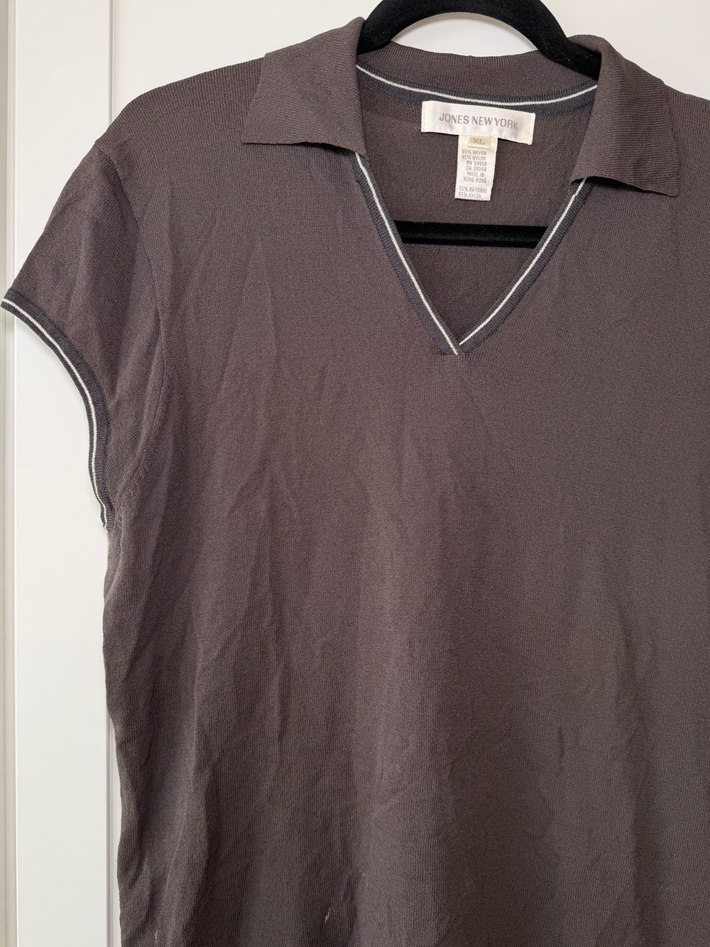 Vintage Jones New York Stretchy V-Neck Preppy Academia Short Sleeve Shirt 90s XL - Picture 2 of 3